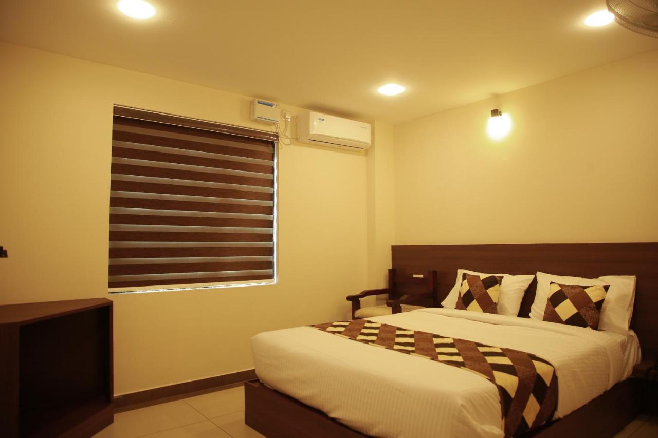 Kalathil Tourist Home Kunnamkulam ภายนอก รูปภาพ